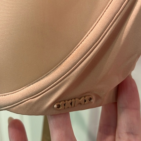 NWT SKIMS WEIGHTLESS DEMI BRA 38DD MICA - Picture 7 of 10